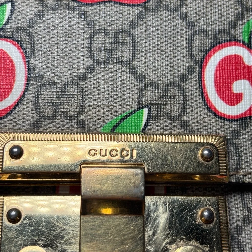 GUCCI GG Supreme Apple Padlock Chain Shoulder bag (Pre-owned & Authentic) - Picture 12 of 17